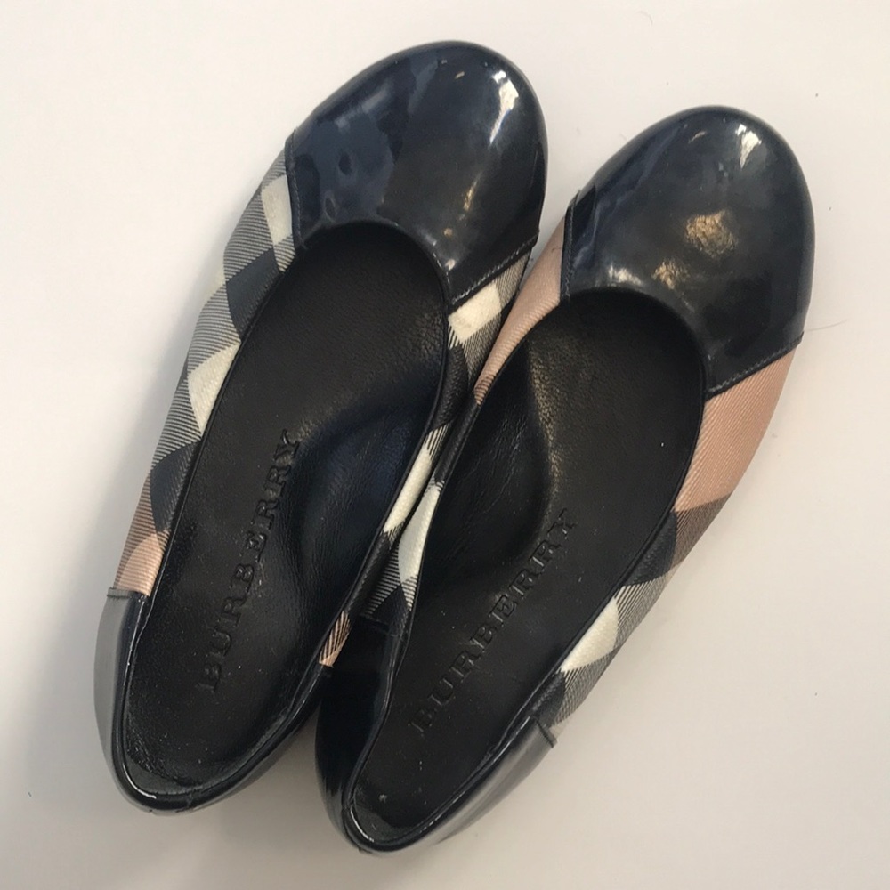 Girls Burberry dress shoes